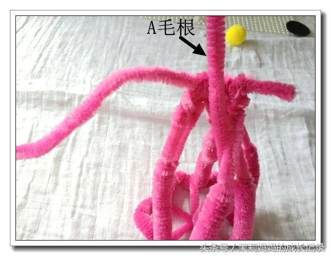 扭扭棒做小皇冠,如何用扭扭棒做一个小的皇冠