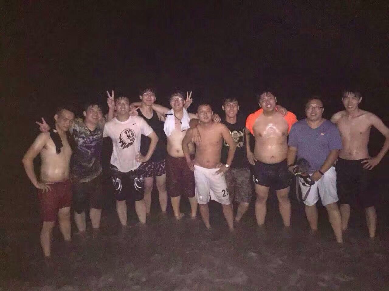 刀剑玫瑰!草根中一支快乐小球队~