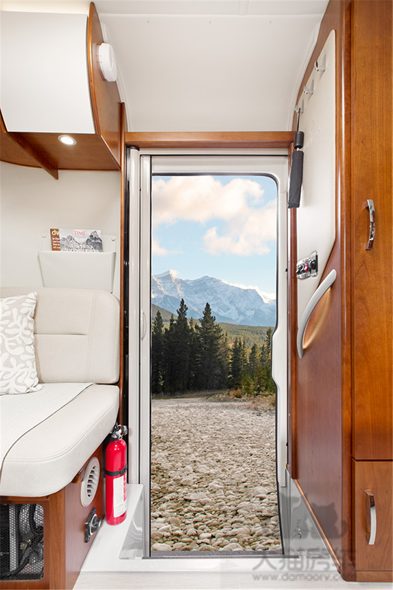 奔驰房车斯宾特豪华大空间,奔驰豪华房车零下50度旅行