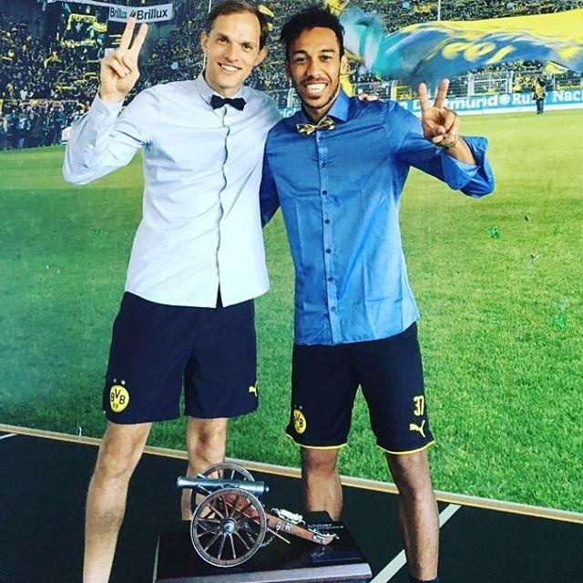 奥巴梅扬图赫尔帅气合影，球迷：美羊羊你穿了谁的裤子！