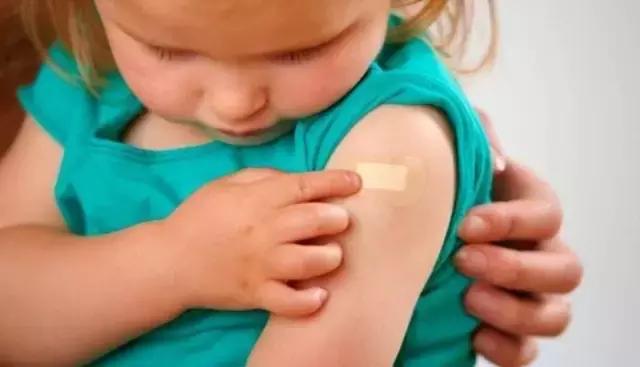 孩子误服药急救原则,一岁宝宝误食伤科接骨片怎么办