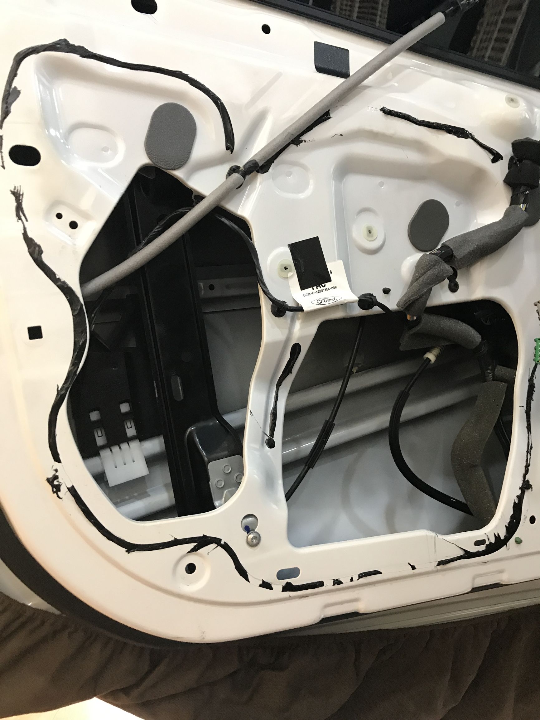 21款福克斯音响低音改装,20款福克斯stline音响改装