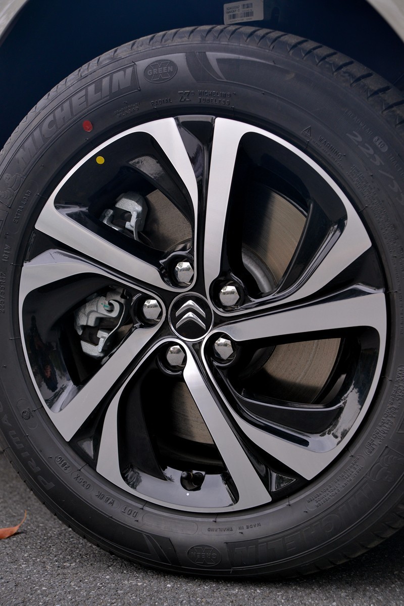 全新雪铁龙凡尔赛c5x试驾视频,雪铁龙suv天逸c5试驾视频