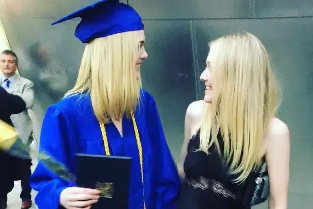 19岁爆红好莱坞女星,好莱坞巨星戛纳电影节红毯