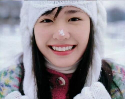 男生笑起来特别的丑怎么办,你长这么漂亮为什么却老说自己丑