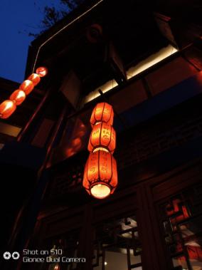 金立首款手机,金立的四摄手机s10