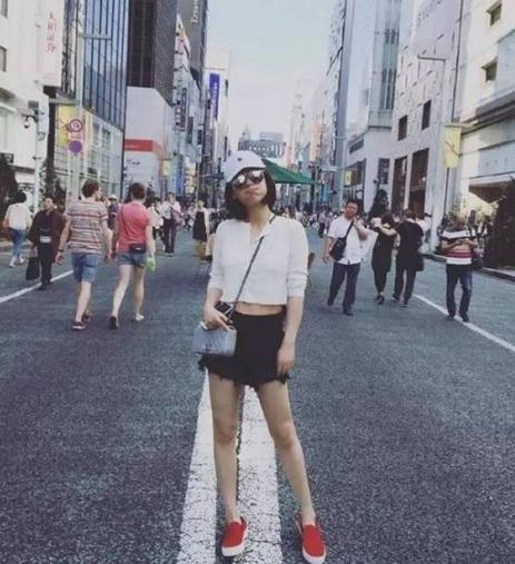 夏天适合戴的高顶棒球帽,夏季的棒球帽怎么搭出活力的感觉