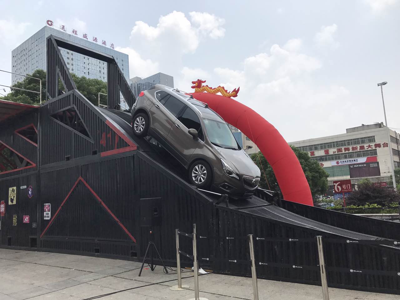 这是无名和长空的对决么？当昂科威强者U乐园撞上了奇骏大魔盘