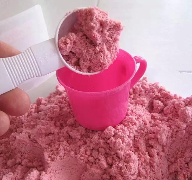 在商场花1000块钱办张卡玩太空沙，我在家花2块钱就搞定了！