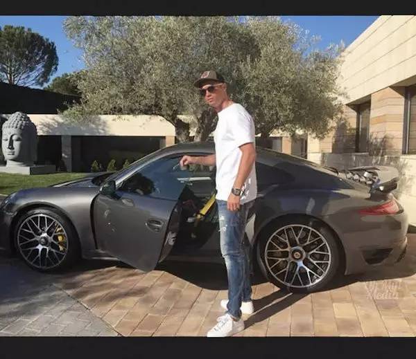 什么样的车才能配得上这首歌,什么样的车显得男人成熟