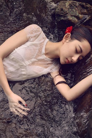 脚黑怎么洗白最好,夏天如何保持脚白