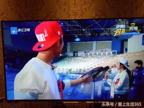 鹿晗粉丝疯狂举动,粉丝对鹿晗的疯狂举动