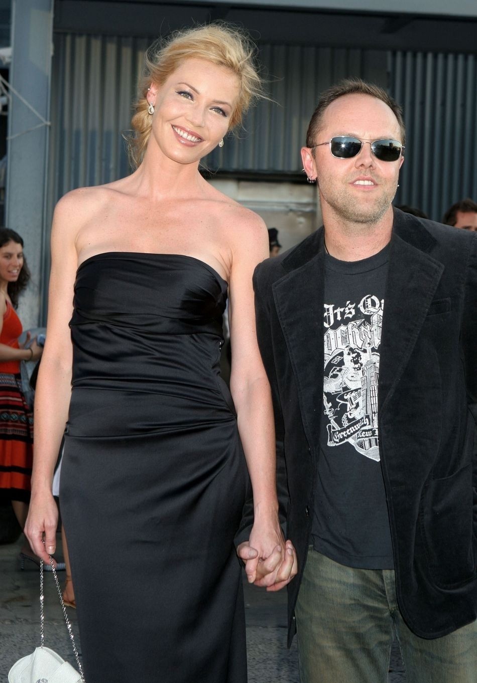 别光看加朵,她身边也都是女神啊丨赏色