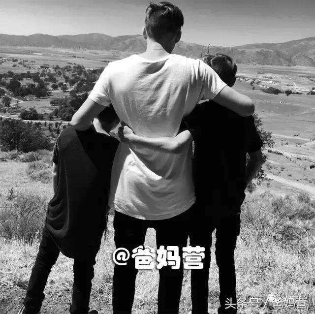 叮！贝克汉姆家2号男主已上线！什么叫「长兄如父」？！