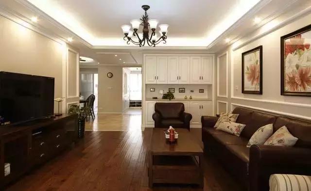 昆明未名城婚房装修，卫生间装了隐形门，朋友来做客到处找厕所！