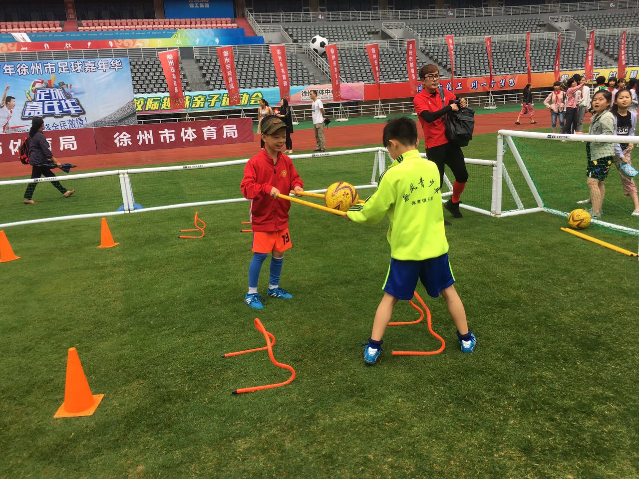 2017徐州亲子足球嘉年华嗨翻全场！尽享足球激情