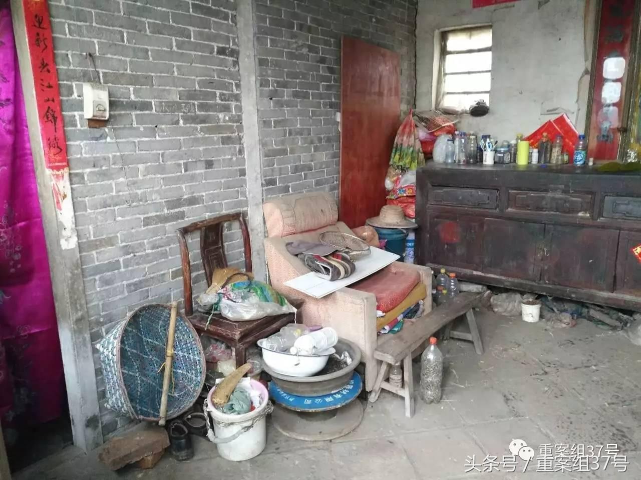 哈工大学生成低保户，自称痴迷数学，乡亲正集资给他买手机