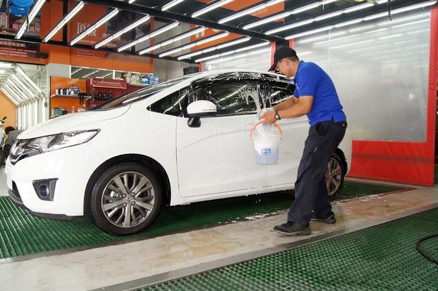 车漆如何保养光亮如新,白色车漆的日常保养技巧