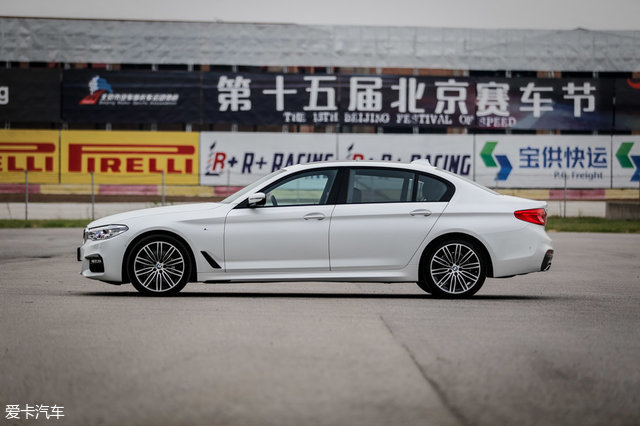 宝马530li尊享m运动版测试,宝马530lixdrive豪华版试驾