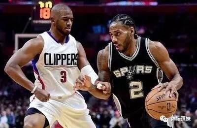 曼联拄拐天团,撒花庆祝动作