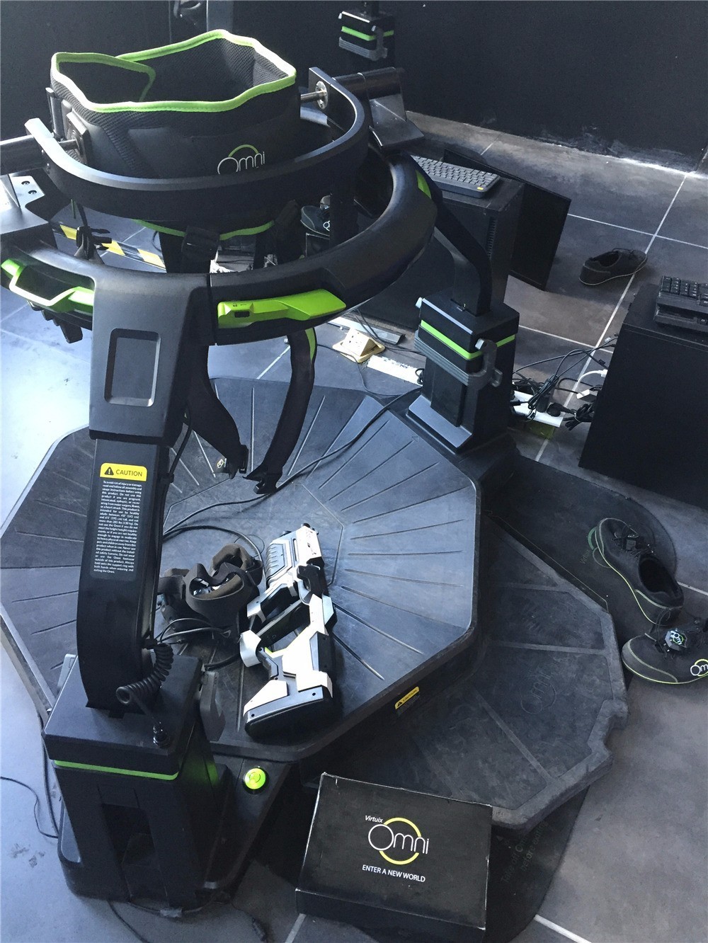 能把一条柴犬请来当服务员，也只有杭州这家新晋网红商场了吧……这波刷卡5折攻略，你一定收好！