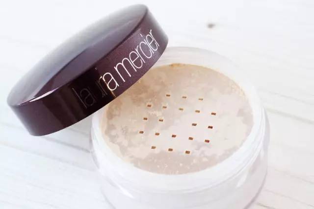 哪款蜜粉最服帖和自然,不卡粉的定妆蜜粉有哪些