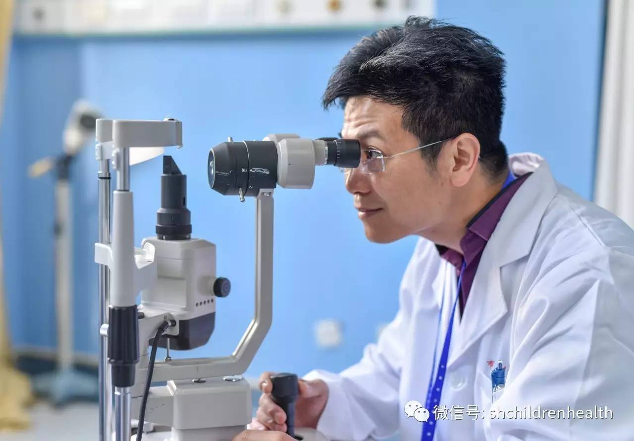 上海市儿童医院眼科乔医生,儿童眼皮下垂去哪个医院