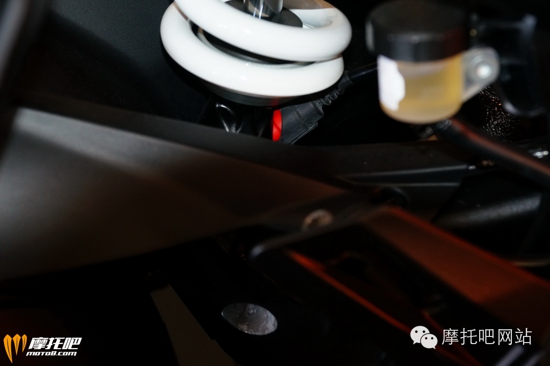 濂ュ湴鍒﹌tm1290superdukegt,ktm宸ュ巶鍦ㄥゥ鍦板埄鍝噷