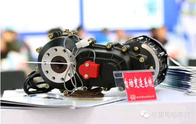 广角镜头——猛戳链接就能换个姿势看徐州展会！