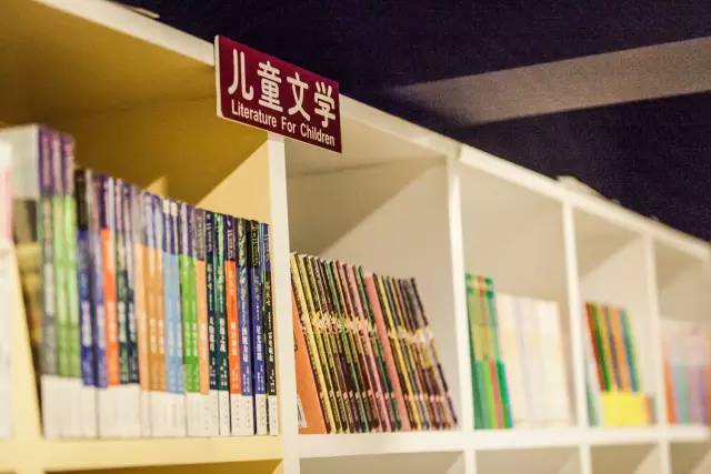 这家书店开在了郑州最“贵”的地方,却不卖书