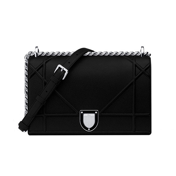 2万多元经典款也可以很时髦,买名牌包升值