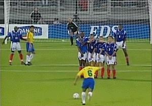 卡洛斯外脚背任意球fifa教学,fifa足球世界卡洛斯外脚背射门