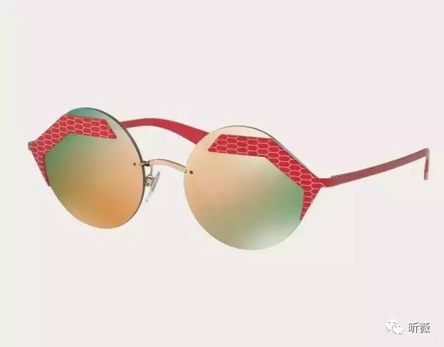 夏天出门必备防晒款有哪些,夏天出门必备防晒和热的东西