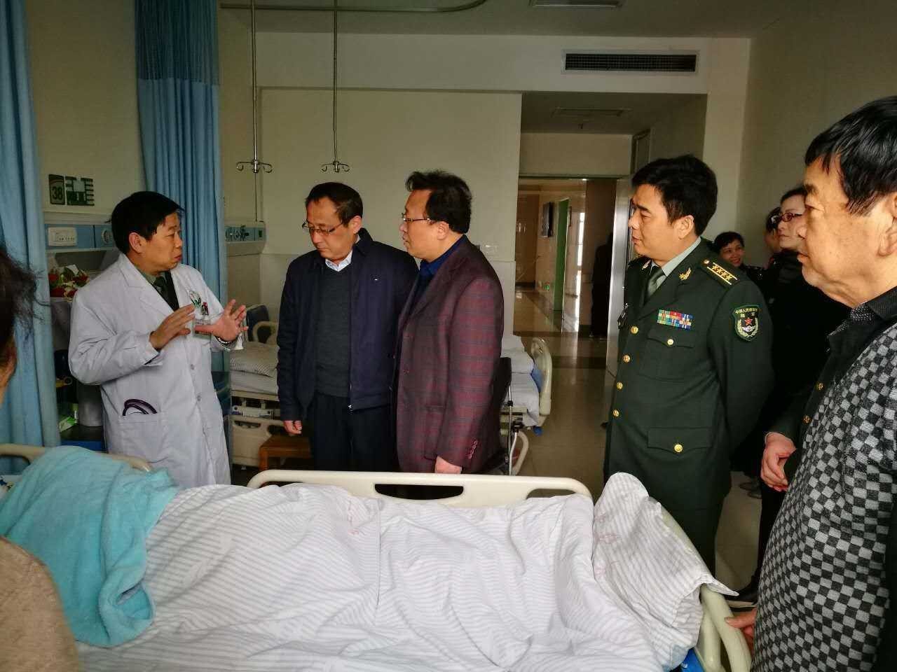 相丞：你一定要从371医院健康走出来，再接着当导演、当演员……