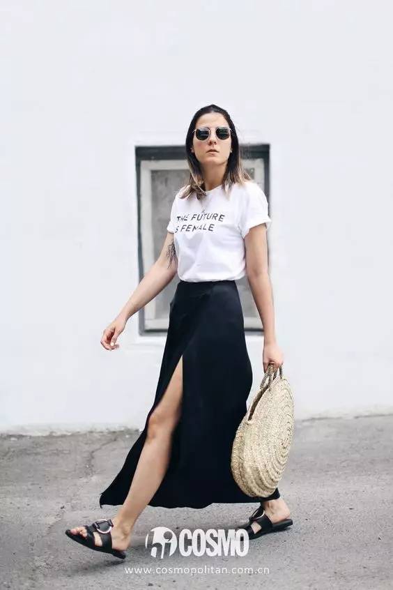 穿起来弹性十足又舒服的牛仔裤,紧身牛仔裤有很好的时髦感