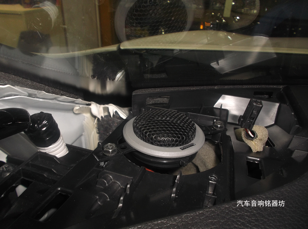 广州天籁丹拿汽车音响改装,日产天籁汽车音响改装推荐