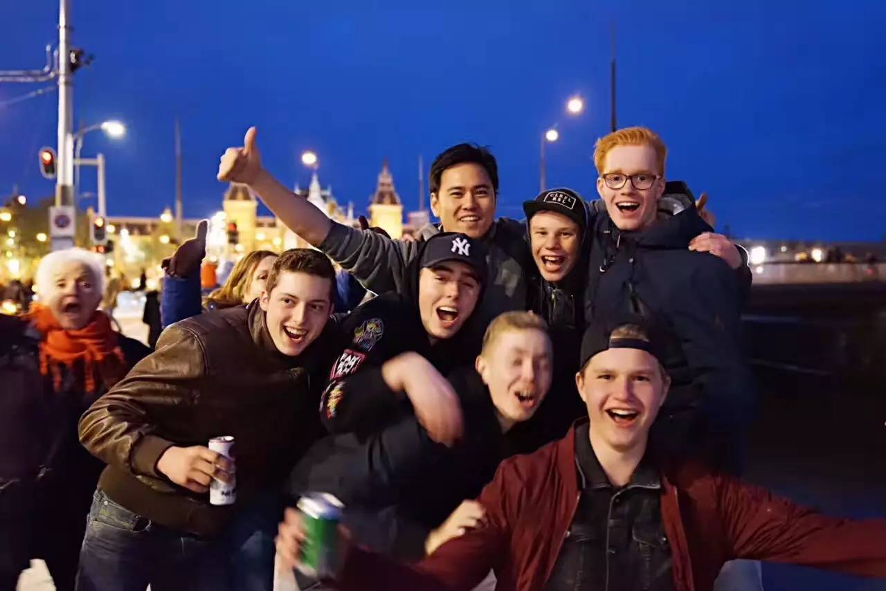 英语太差不敢出国玩?这几个方法,帮你解决语言问题!