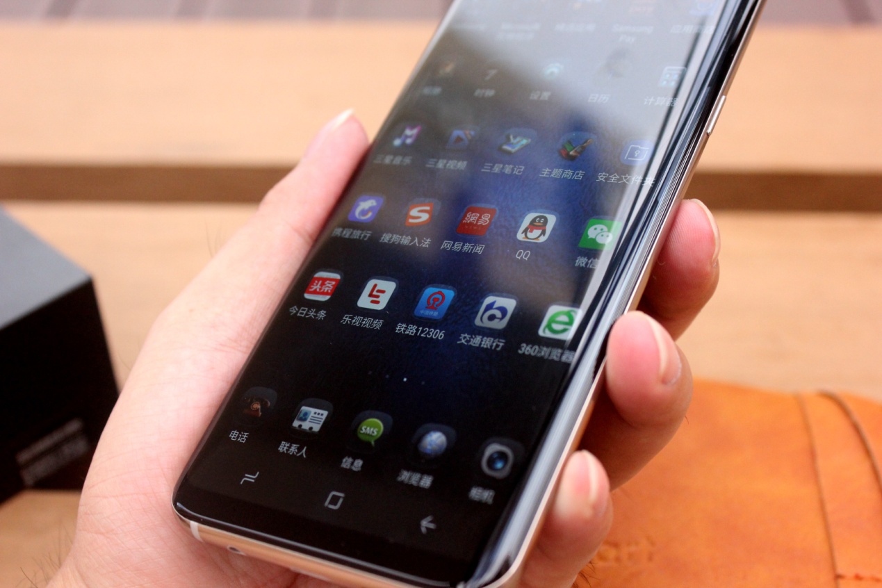 三星galaxys8+值得入手吗,三星galaxys8轻奢版开箱