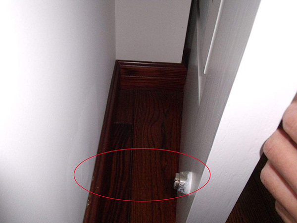 踢脚线出现裂缝,实木踢脚线接缝处裂开怎么办