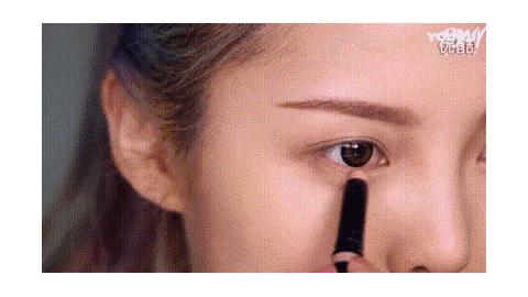 一字眉咬唇妆什么时候流行的,一字眉化妆