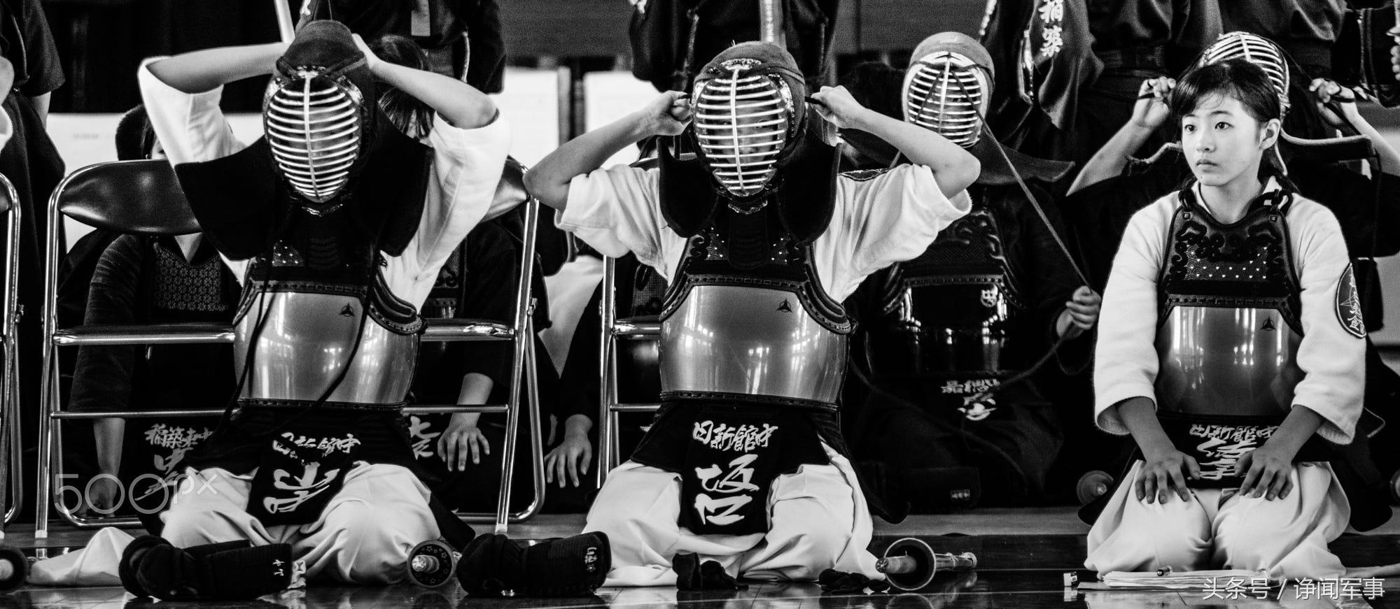 直击日本少女学习剑道：向左是强身健体，向右是军国主义