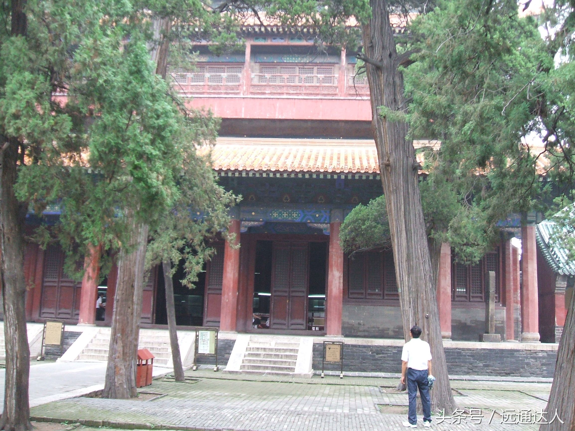 身为泰安人第一次爬泰山,陪爷爷爬泰山感慨朋友圈