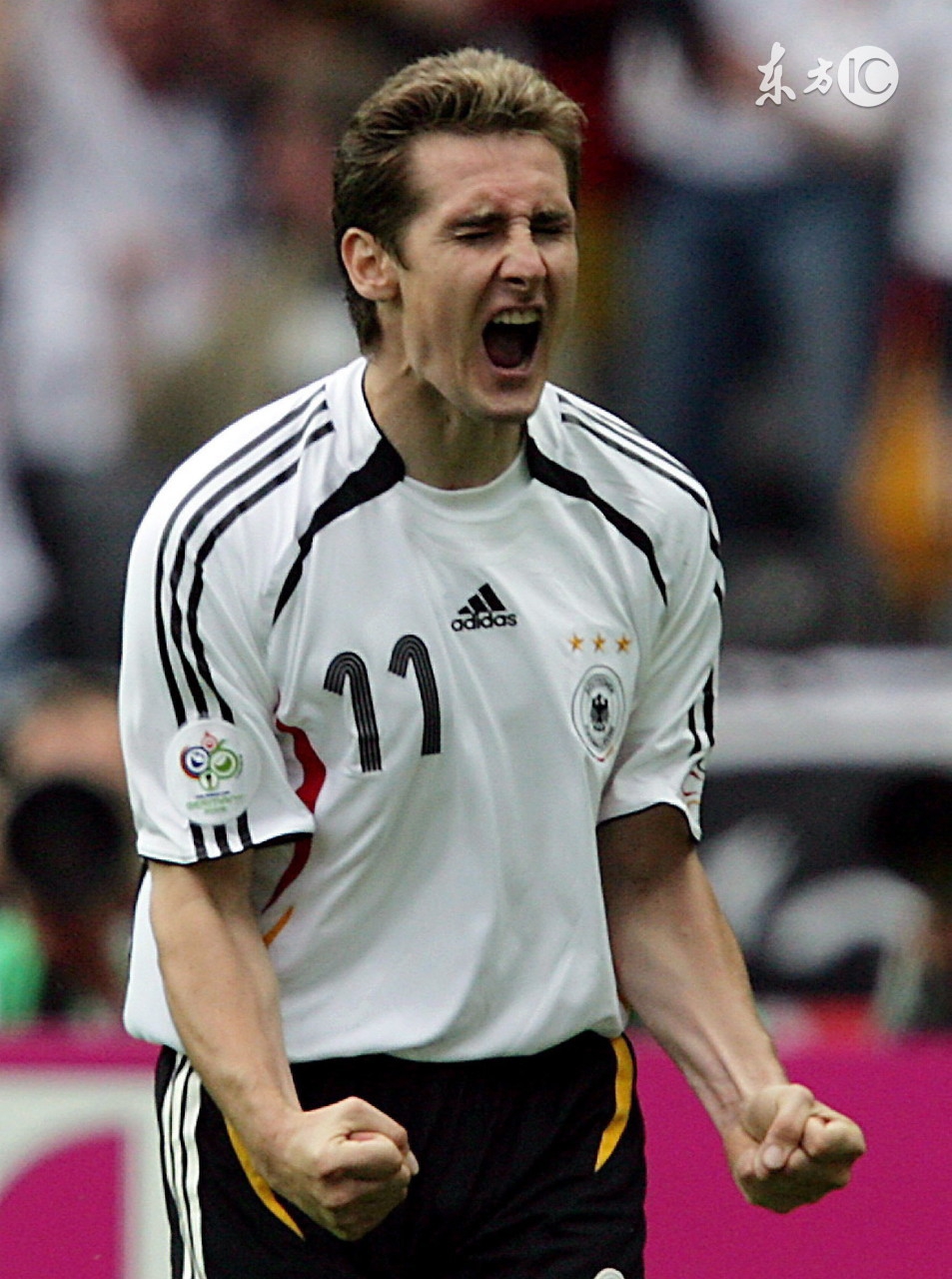 足坛经典空翻克洛泽,世界杯足球场上感动瞬间