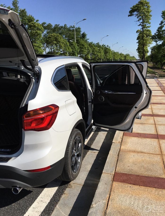 想换辆SUV，看了全新宝马X1，比老款的漂亮好多