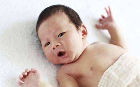 夏天天气热宝宝降温,夏天太热了怎么给宝宝降暑