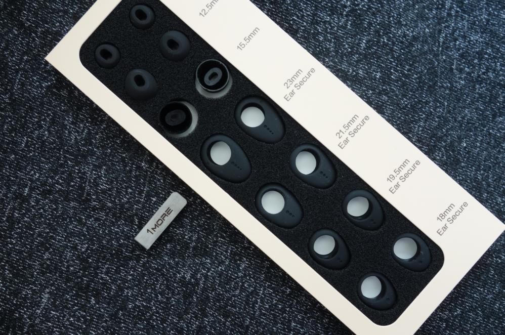 一不小心就把苹果的设计比了下去国产耳塞第一把交椅苹果专属1MORE圈铁降噪耳机问世啦