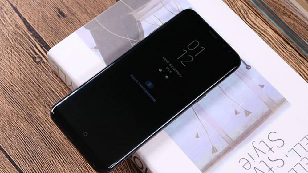 三星s8是第一个全面屏手机吗,三星s8现在的性能怎么样