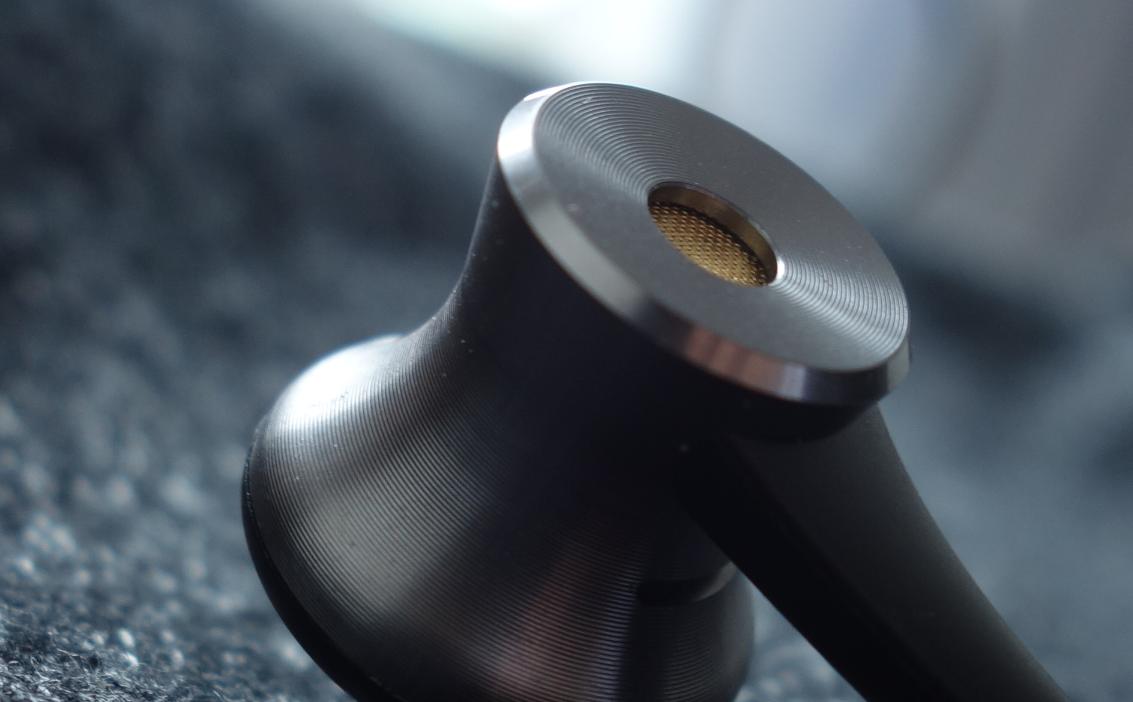 一不小心就把苹果的设计比了下去国产耳塞第一把交椅苹果专属1MORE圈铁降噪耳机问世啦