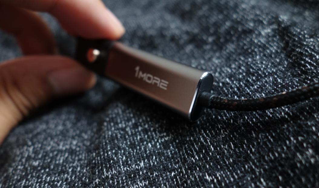 一不小心就把苹果的设计比了下去国产耳塞第一把交椅苹果专属1MORE圈铁降噪耳机问世啦