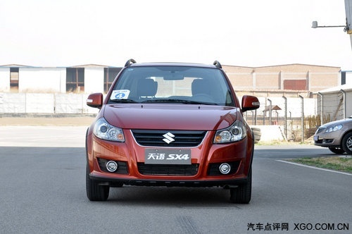 2011款铃木天语sx4手动未改款式,试驾铃木天语sx41.8l自动挡
